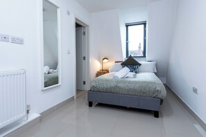 Apartment, 3 Bedrooms | Iron/ironing board, free WiFi