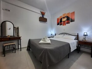 1 bedroom, iron/ironing board, WiFi, bed sheets - Kalofas Apartments (Orfani)