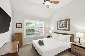 4 habitaciones, tabla de planchar con plancha, wifi y ropa de cama 