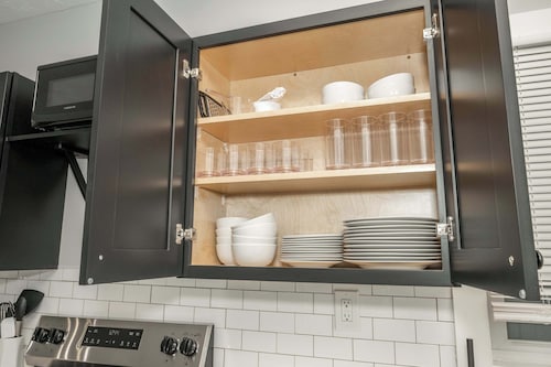 Modern Cincy Home – For 6