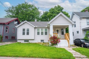 Exterior - Modern Cincy Home – For 6 (Cincinnati)