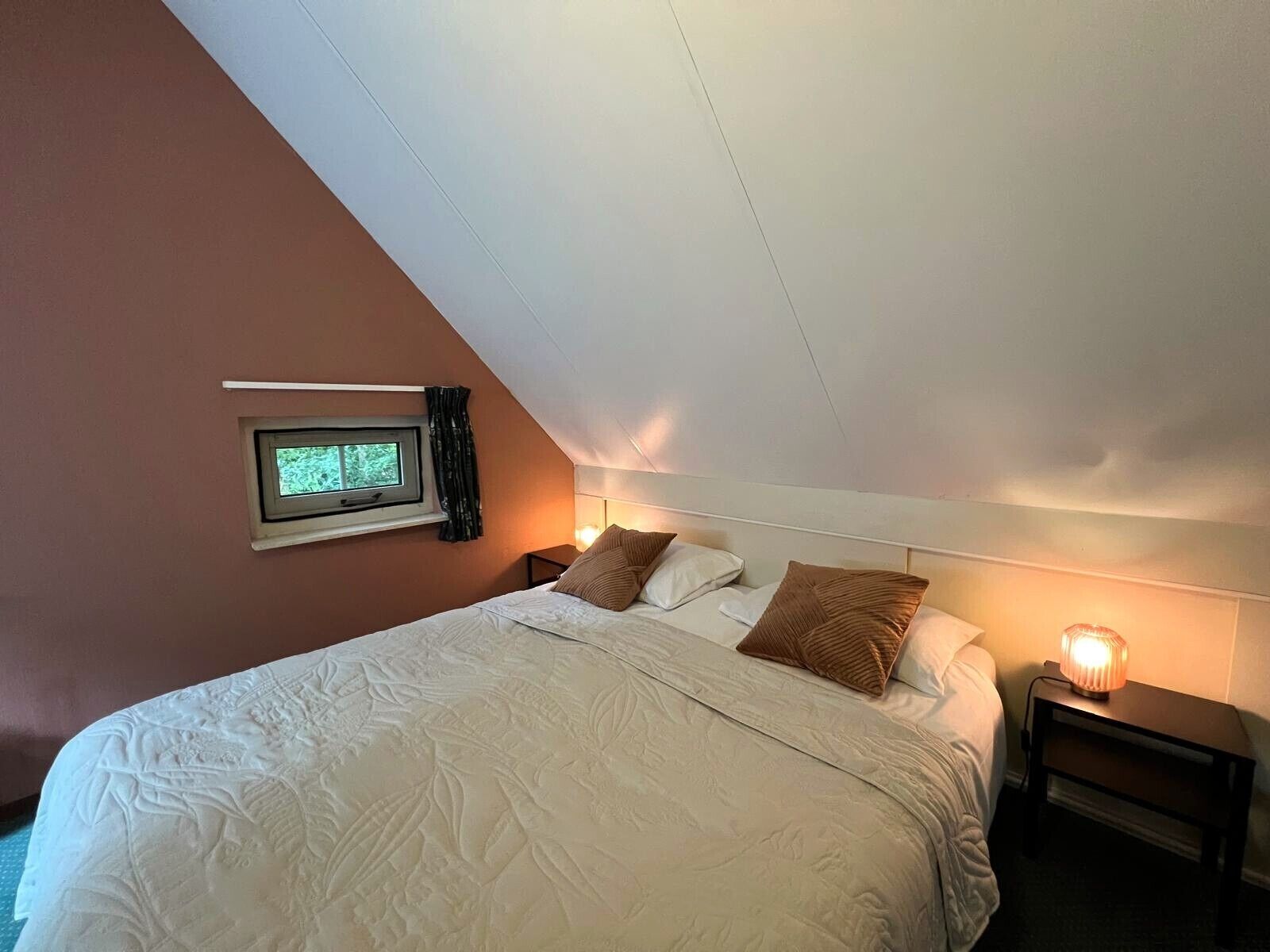 3 slaapkamers, reisbedje, gratis wifi, beddengoed