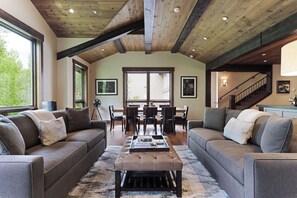 TV, fireplace, stereo