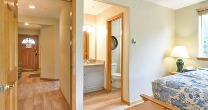 Pointe at Lake Dillon Townhome: Hot Tub, Mountain Views!