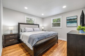 4 bedrooms, free WiFi, bed sheets