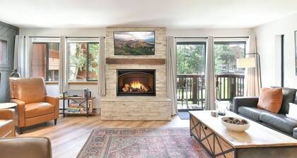 Pine Ridge Off-Piste Condo - Ski In, Walk to Downtown!