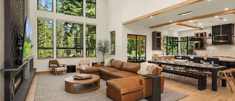 Smart-TV, peis og bordtennis