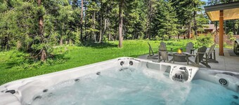 Exquisite Spa Inspired Retreat! Wet Sauna Room*Garage Game Room*Hot Tub!