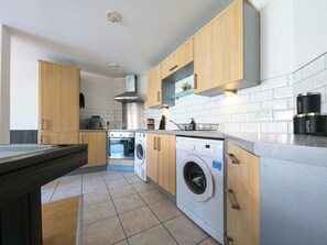 Micro-ondes, four, plaque de cuisson, lave-vaisselle