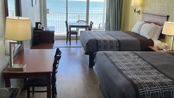 Habitación, 2 camas Queen size, para no fumadores, vista al océano | Caja de seguridad en la habitación, wifi gratis y ropa de cama