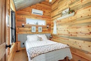 2 bedrooms, WiFi, bed sheets, wheelchair access