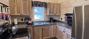 Vacation home in Fountain City, steps from Mississippi River