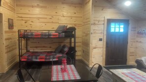 1 室のベッドルーム、アイロン / アイロン台、WiFi、ベッドシーツ