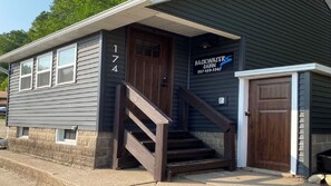 Exterior detail - Vacation home in Fountain City, steps from Mississippi River (Fountain City)