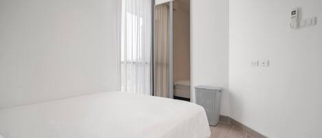 2 habitaciones, tabla de planchar con plancha, wifi y ropa de cama