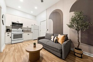 テレビ、書斎 / ワークスペース