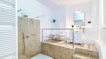 Doppelzimmer, 1 Doppelbett | Badezimmer | Dusche, Haartrockner, Bidet, Handtücher