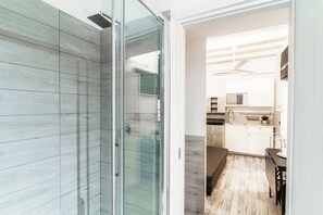Appartement, 1 lit double | Salle de bain