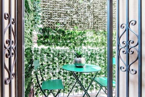 Double Room, 1 Queen Bed | Terrace/patio - JOIVY Al Duomo guest house (Como)