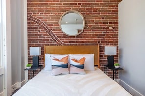 2 chambres, fer et planche à repasser, Wi-Fi, draps fournis