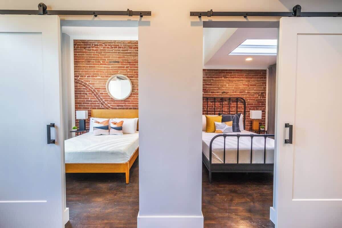 2 slaapkamers, een strijkplank/strijkijzer, wifi, beddengoed