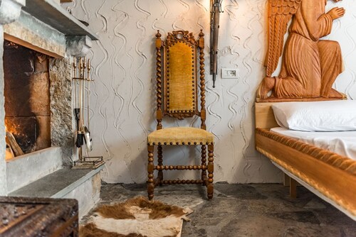 Kanuni - Authentic Albanian House