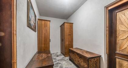 Kanuni - Authentic Albanian House