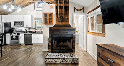 Delightful Cabin | Loft, Fire Pit & BBQ | Julian