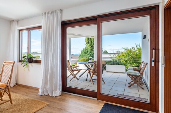 Interior - Studio 'Die Ferienwohnung' with Private Terrace and Wi-Fi (Bad Bellingen)