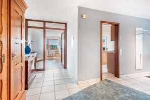 Interior - Studio 'Die Ferienwohnung' with Private Terrace and Wi-Fi (Bad Bellingen)