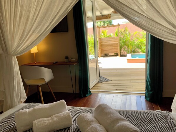 1 bedroom, in-room safe, desk, iron/ironing board