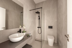 Douche, serviettes fournies