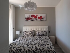 1 chambre, fer et planche à repasser, accès au Wi-Fi (inclus)