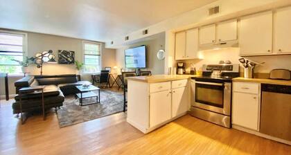 Charming 2-bedroom townhome with AC, Ridley Park near Boeing, Train, Philly