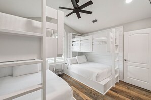 3 bedrooms, free WiFi, bed sheets