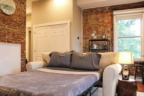 1 bedroom, iron/ironing board, WiFi, bed sheets - NULU/Butchertown The Sidecar Suite Butchertown Salon/Spa (Louisville)