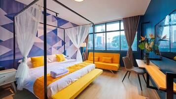 Desk, laptop workspace, free WiFi