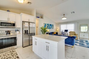 House (3 Bedrooms) | Interior