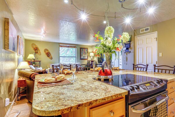 Apartment (2 Bedrooms) | Interior - 1/2 Block to Lift Bus Stop: Condo in Park City (Park City)