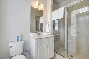 Apartment (3 Bedrooms) | Interior - Walk to Music Factory: Townhome w/ Rooftop Deck! (Charlotte)