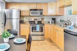 Interior - 2 Blocks to Ocean: Prime Daytona Beach Condo! (Daytona Beach)