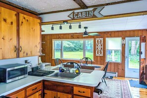 Cottage (2 Bedrooms) | Interior