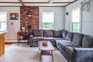 Cottage (2 Bedrooms) | Interior - Cozy Cottage: Near Ski Bretton Wood & Franconia (Bethlehem)