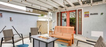 2 Mi to Cal State Long Beach: Bungalow w/ Hot Tub!