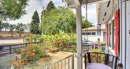 2 Mi to Cal State Long Beach: Bungalow w/ Hot Tub!