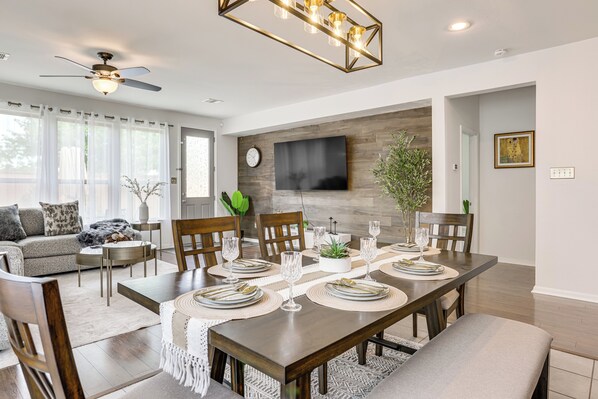 House (3 Bedrooms) | Interior - Golf, Bike, Fish & More: Family Getaway in Katy (Katy)