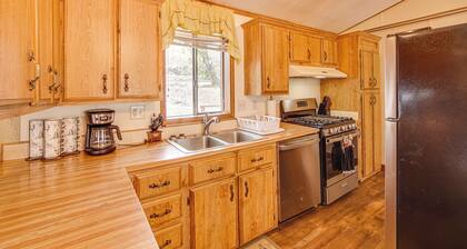 Creekside Cabin w/ Deck & Views in Panguitch!