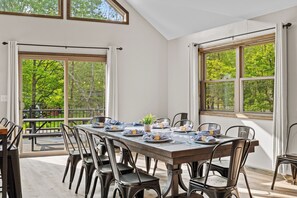 House (6 Bedrooms) | Interior