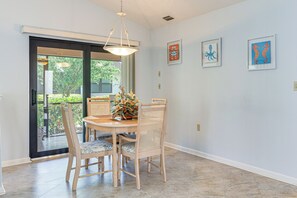 House (2 Bedrooms) | Interior - 5 Mi to Fort Myers Beach: Home w/ Large Yard! (Fort Myers)