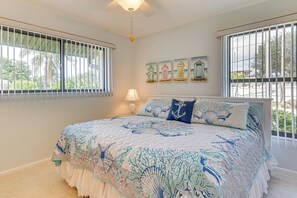 House (2 Bedrooms) | Interior - 5 Mi to Fort Myers Beach: Home w/ Large Yard! (Fort Myers)